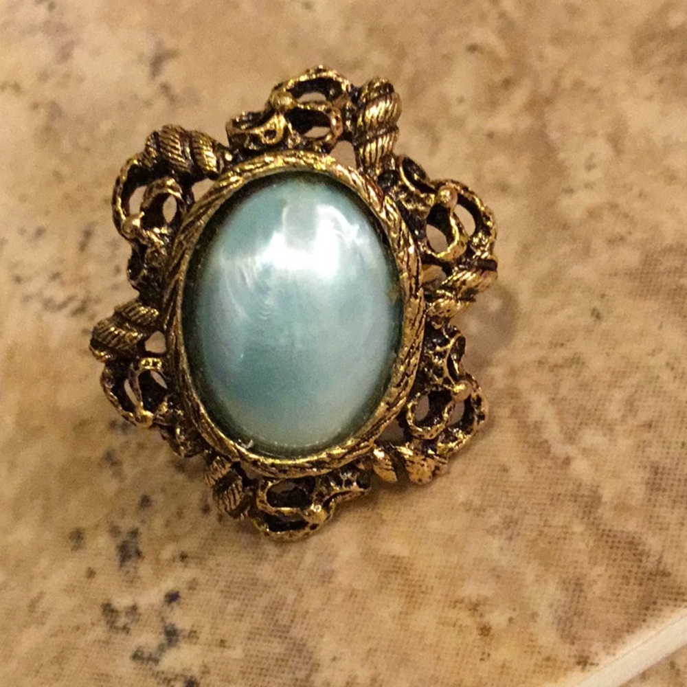 Beautiful oversized ring - statement piece adjustable